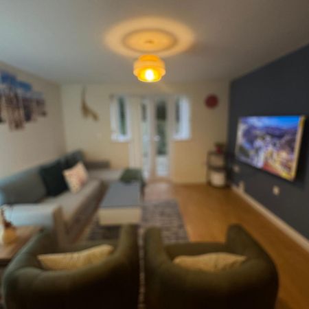 The Vogue Stay, 3 Bedrooms, 2 Bathrooms, Ideal For Jr & Oxford Hospitals, Free Carpark, Conveniently Located For Ring Road Access, 2 Miles From Oxford City Centre Easy Car & Bus Route Eksteriør bilde