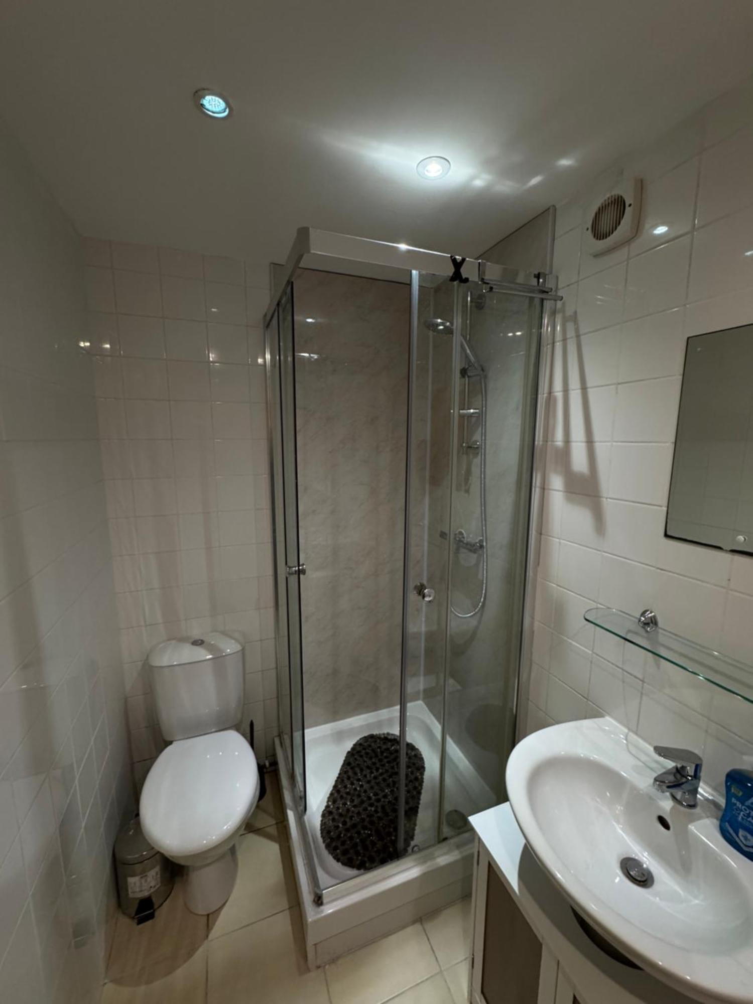 The Vogue Stay, 3 Bedrooms, 2 Bathrooms, Ideal For Jr & Oxford Hospitals, Free Carpark, Conveniently Located For Ring Road Access, 2 Miles From Oxford City Centre Easy Car & Bus Route Eksteriør bilde