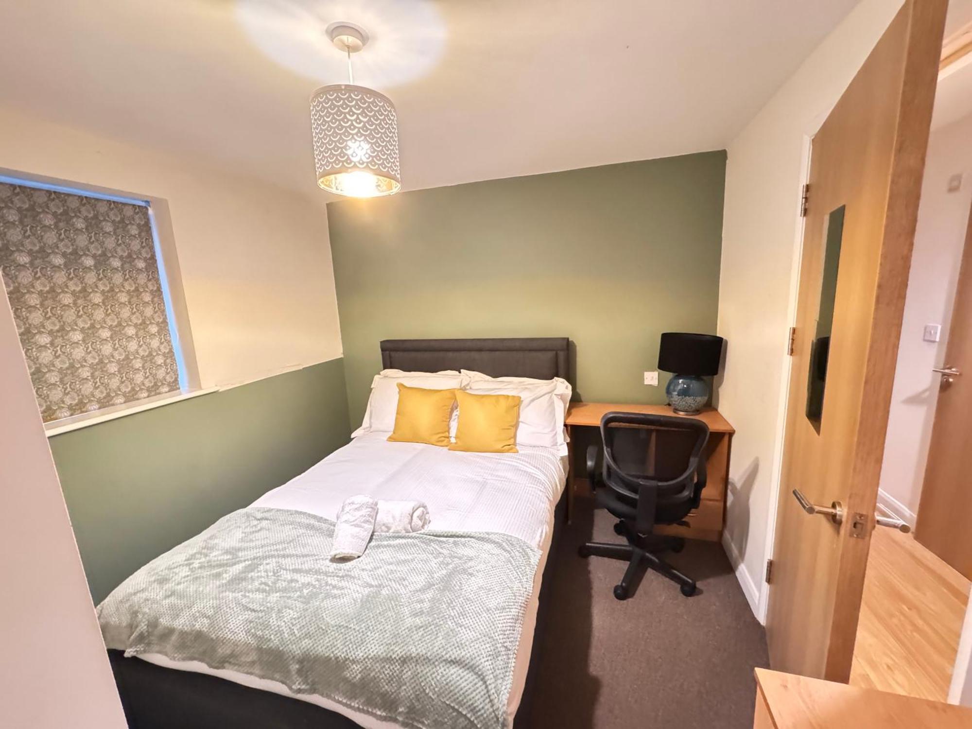 The Vogue Stay, 3 Bedrooms, 2 Bathrooms, Ideal For Jr & Oxford Hospitals, Free Carpark, Conveniently Located For Ring Road Access, 2 Miles From Oxford City Centre Easy Car & Bus Route Eksteriør bilde