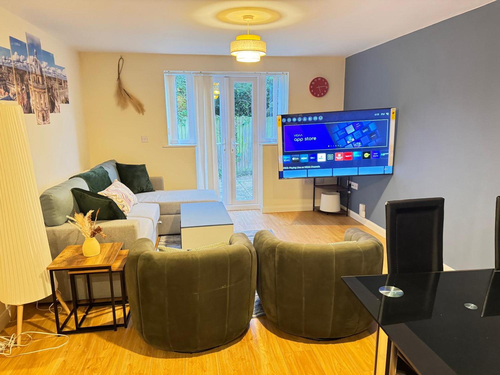 The Vogue Stay, 3 Bedrooms, 2 Bathrooms, Ideal For Jr & Oxford Hospitals, Free Carpark, Conveniently Located For Ring Road Access, 2 Miles From Oxford City Centre Easy Car & Bus Route Eksteriør bilde
