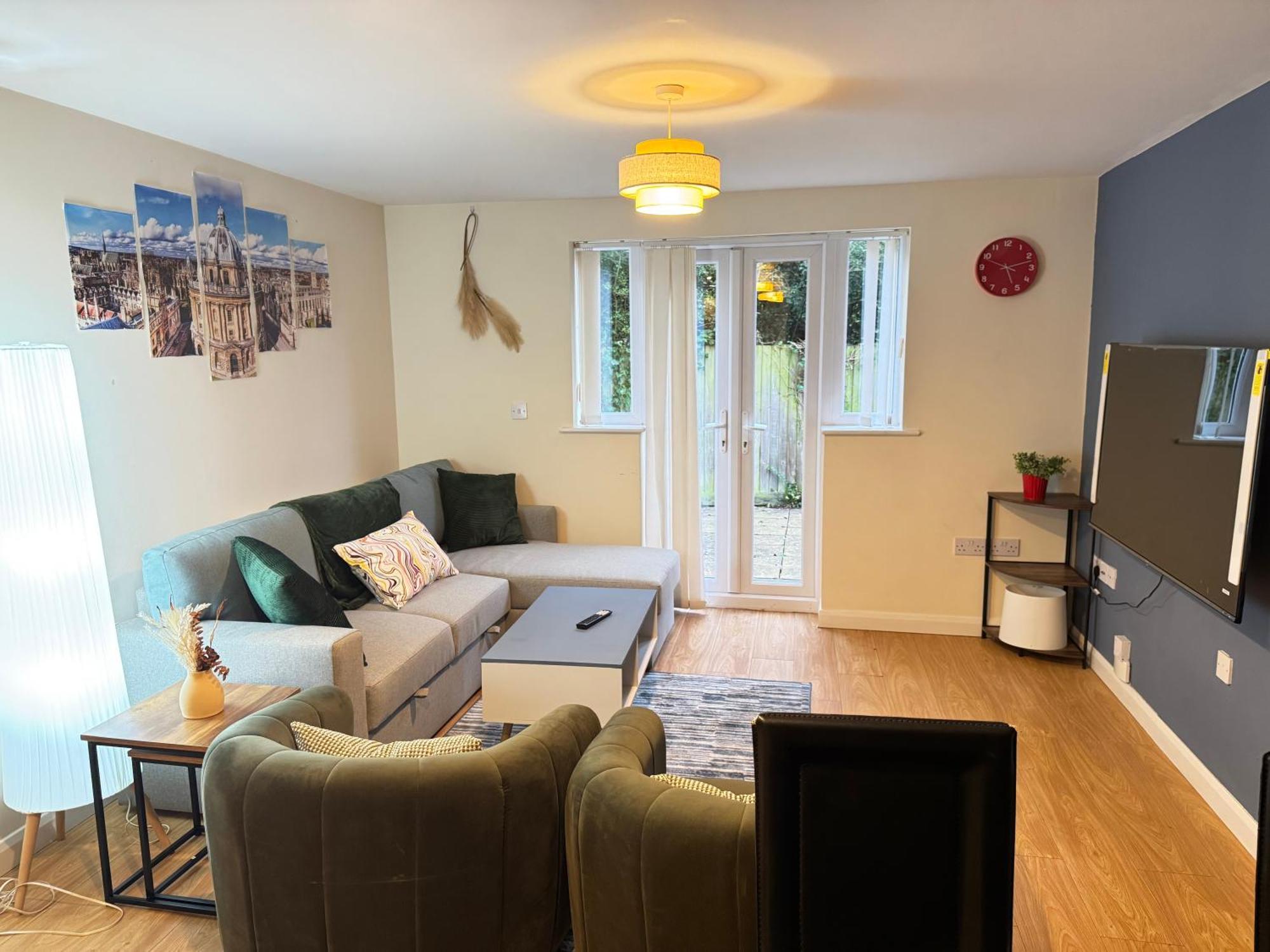 The Vogue Stay, 3 Bedrooms, 2 Bathrooms, Ideal For Jr & Oxford Hospitals, Free Carpark, Conveniently Located For Ring Road Access, 2 Miles From Oxford City Centre Easy Car & Bus Route Eksteriør bilde