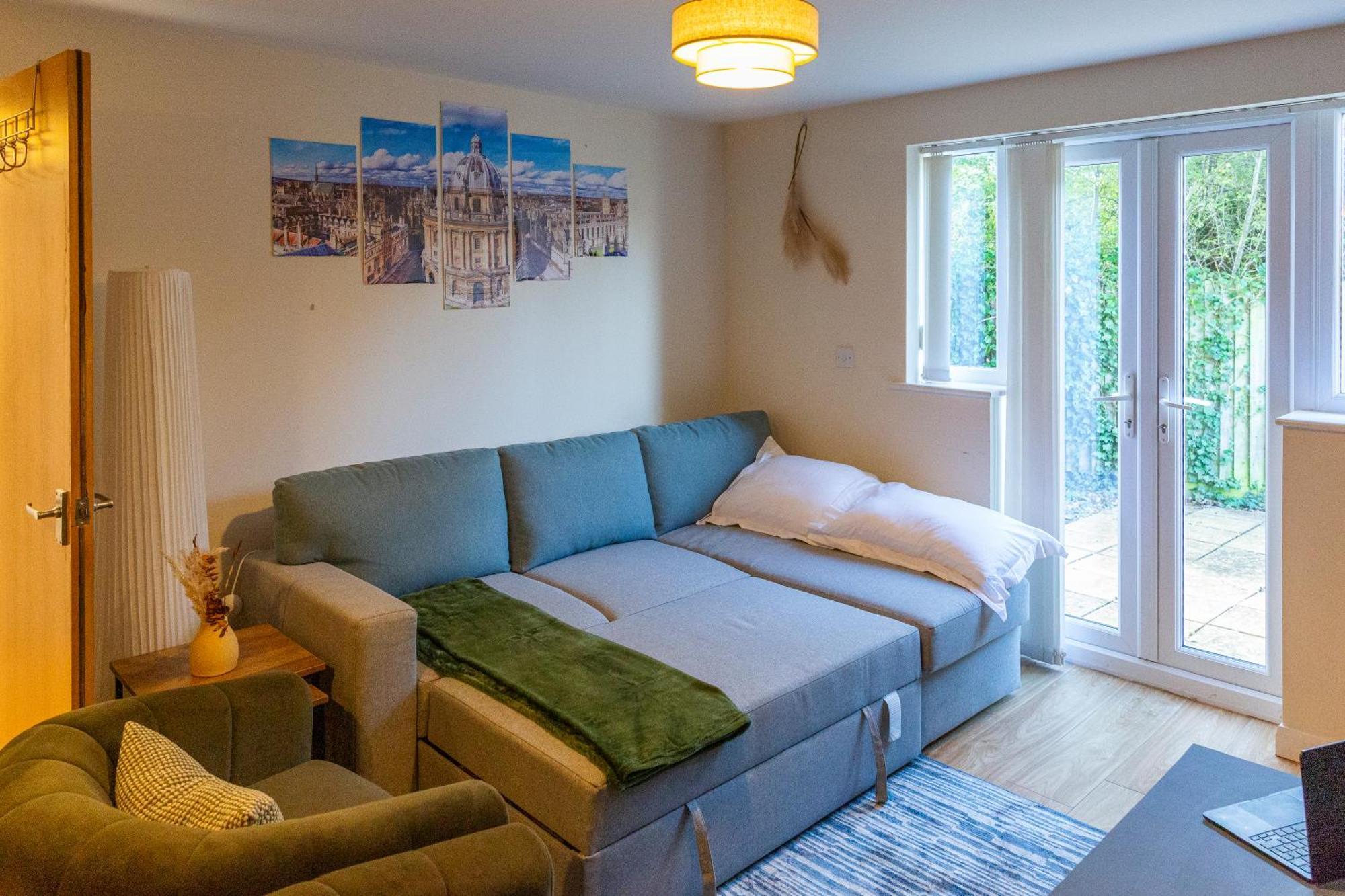 The Vogue Stay, 3 Bedrooms, 2 Bathrooms, Ideal For Jr & Oxford Hospitals, Free Carpark, Conveniently Located For Ring Road Access, 2 Miles From Oxford City Centre Easy Car & Bus Route Eksteriør bilde