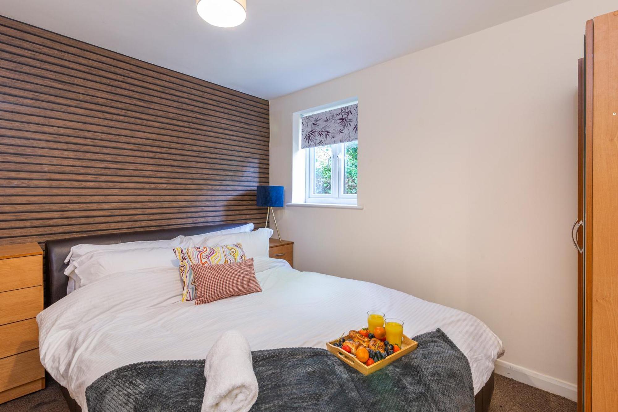 The Vogue Stay, 3 Bedrooms, 2 Bathrooms, Ideal For Jr & Oxford Hospitals, Free Carpark, Conveniently Located For Ring Road Access, 2 Miles From Oxford City Centre Easy Car & Bus Route Eksteriør bilde