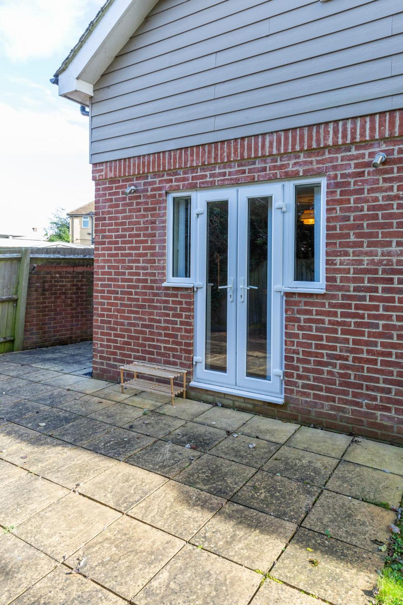 The Vogue Stay, 3 Bedrooms, 2 Bathrooms, Ideal For Jr & Oxford Hospitals, Free Carpark, Conveniently Located For Ring Road Access, 2 Miles From Oxford City Centre Easy Car & Bus Route Eksteriør bilde