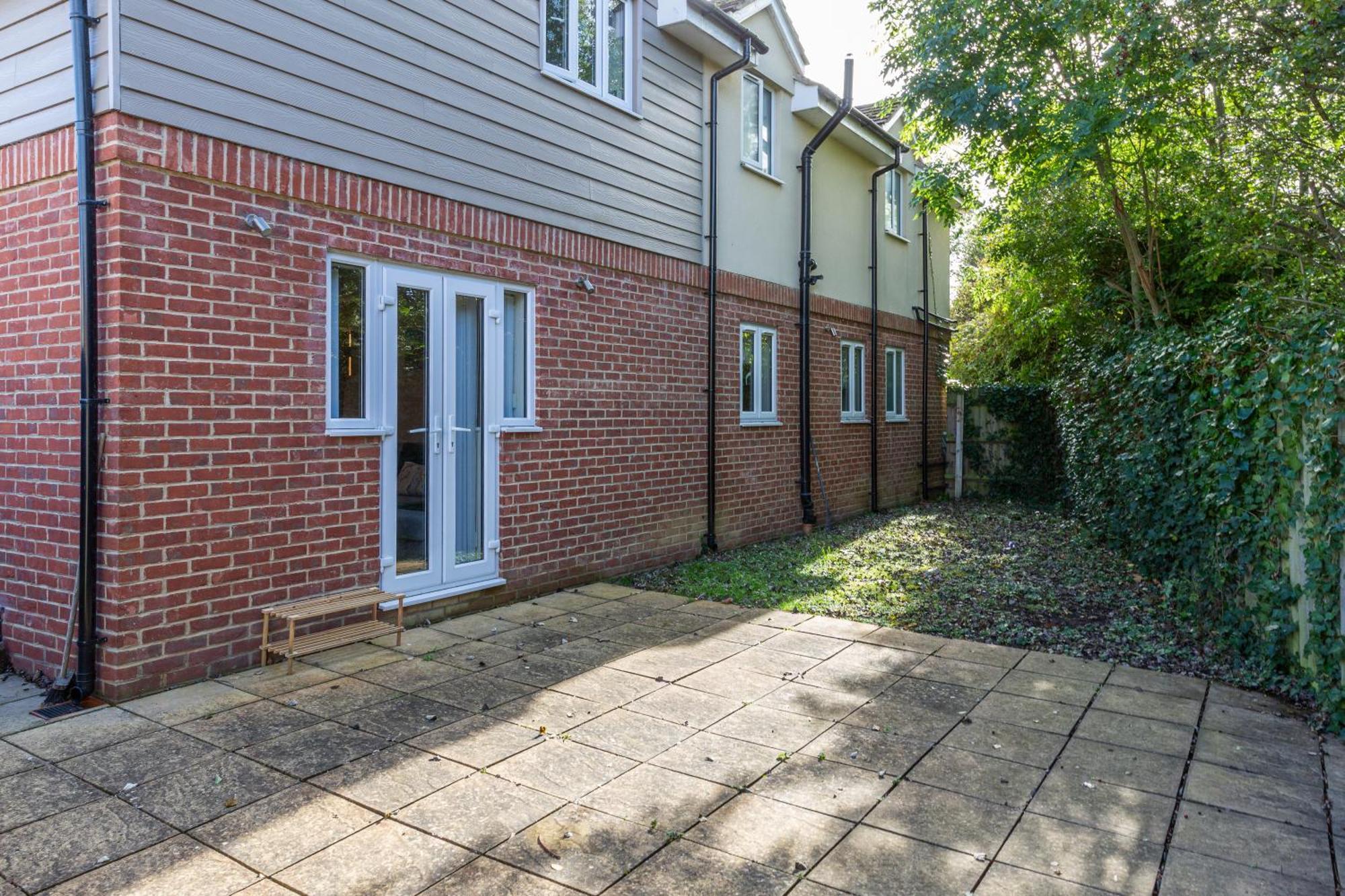 The Vogue Stay, 3 Bedrooms, 2 Bathrooms, Ideal For Jr & Oxford Hospitals, Free Carpark, Conveniently Located For Ring Road Access, 2 Miles From Oxford City Centre Easy Car & Bus Route Eksteriør bilde