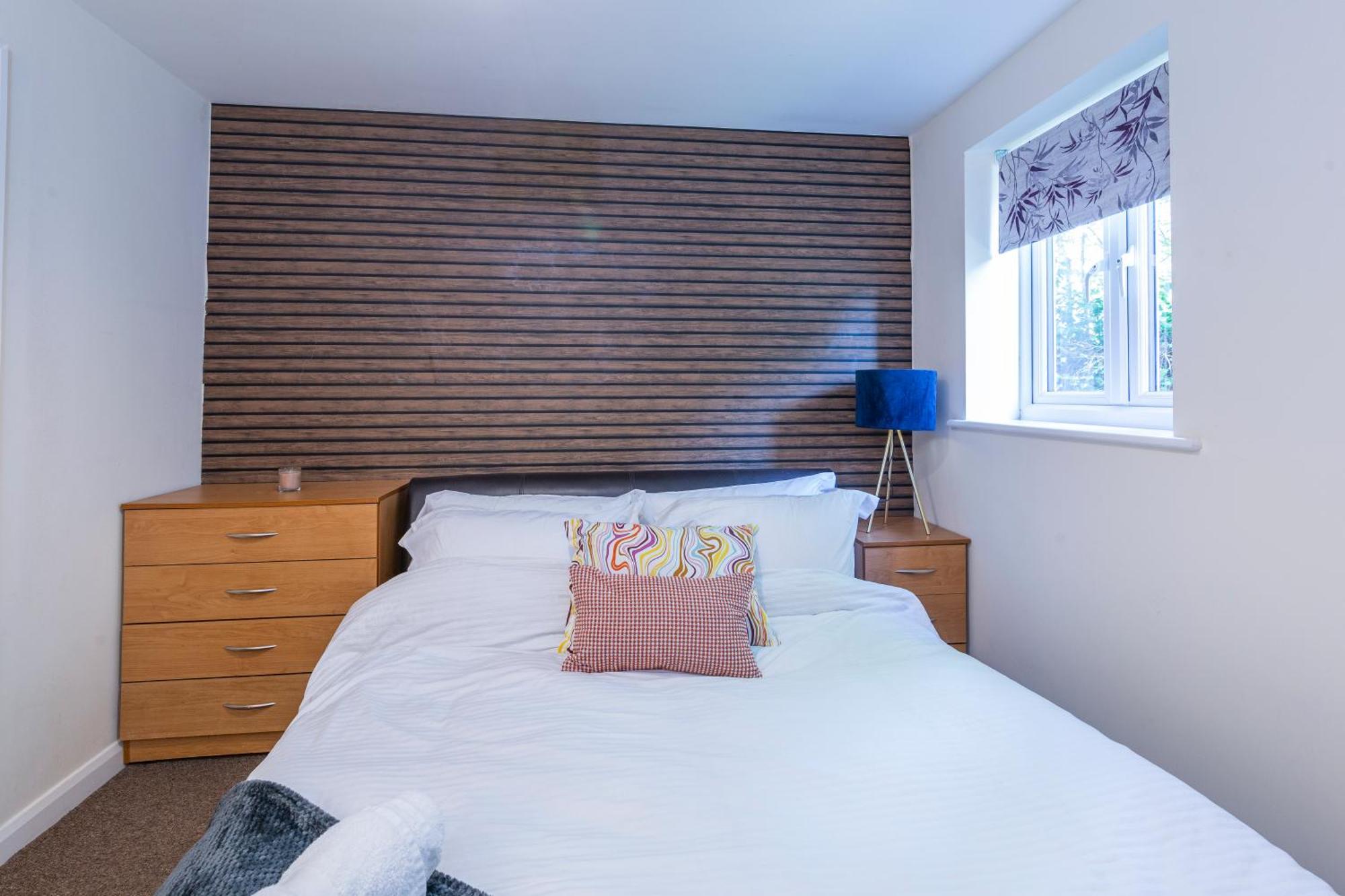 The Vogue Stay, 3 Bedrooms, 2 Bathrooms, Ideal For Jr & Oxford Hospitals, Free Carpark, Conveniently Located For Ring Road Access, 2 Miles From Oxford City Centre Easy Car & Bus Route Eksteriør bilde